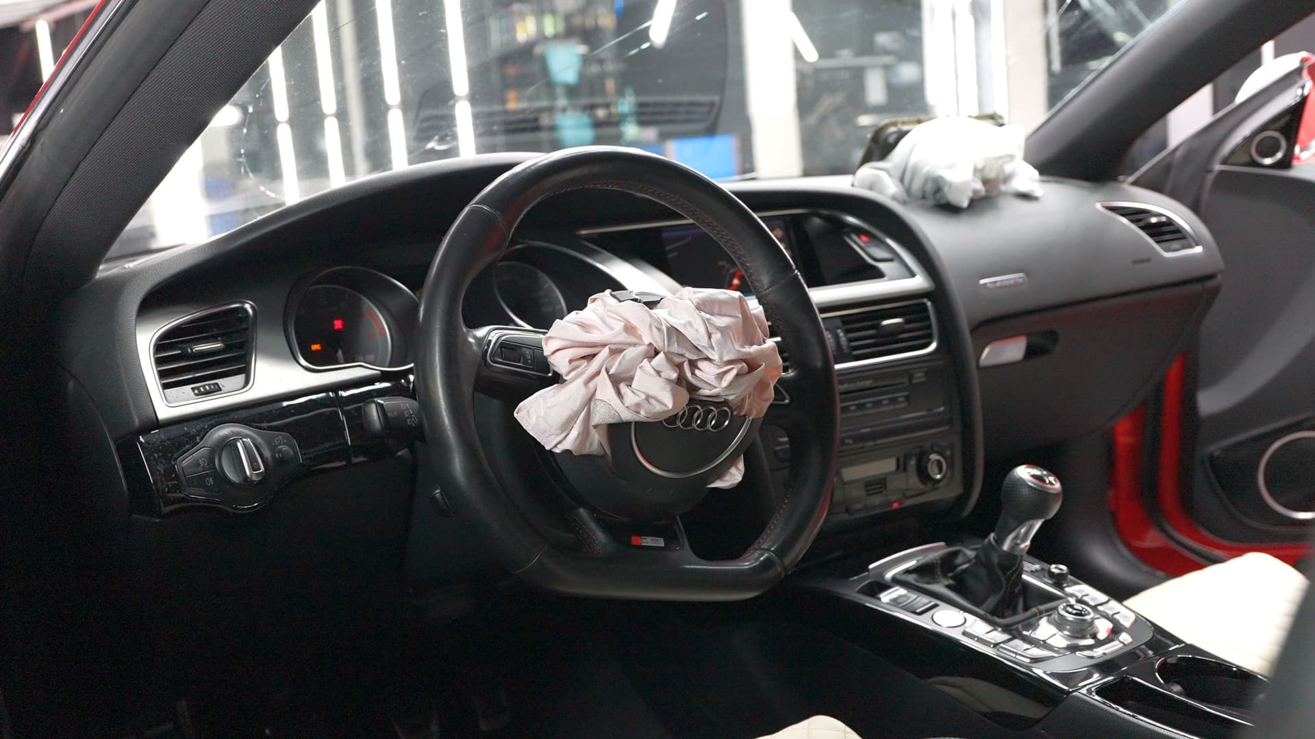 Vehicle photo 4