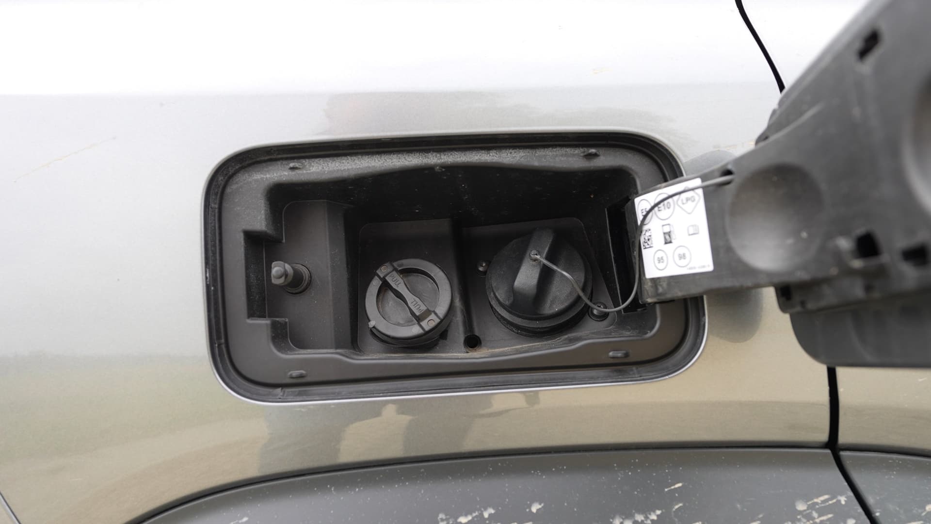 Vehicle photo 5