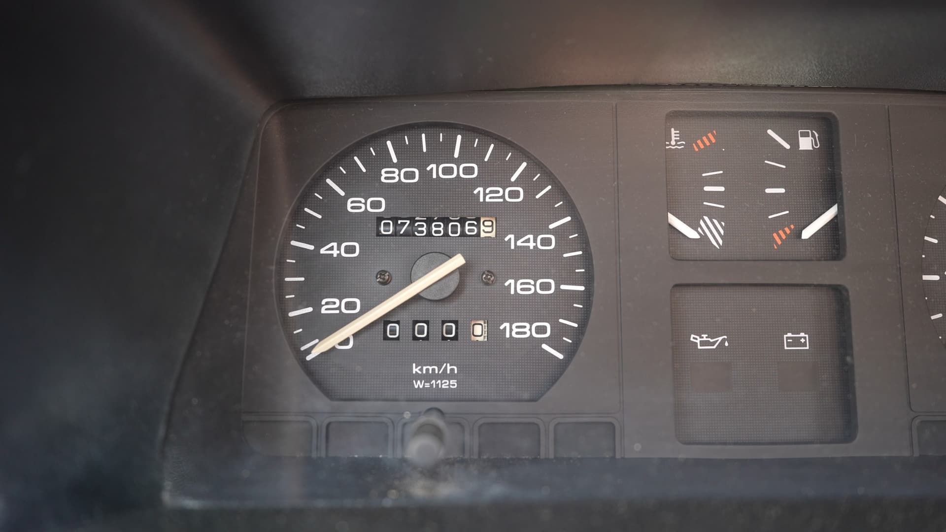 Vehicle photo 6