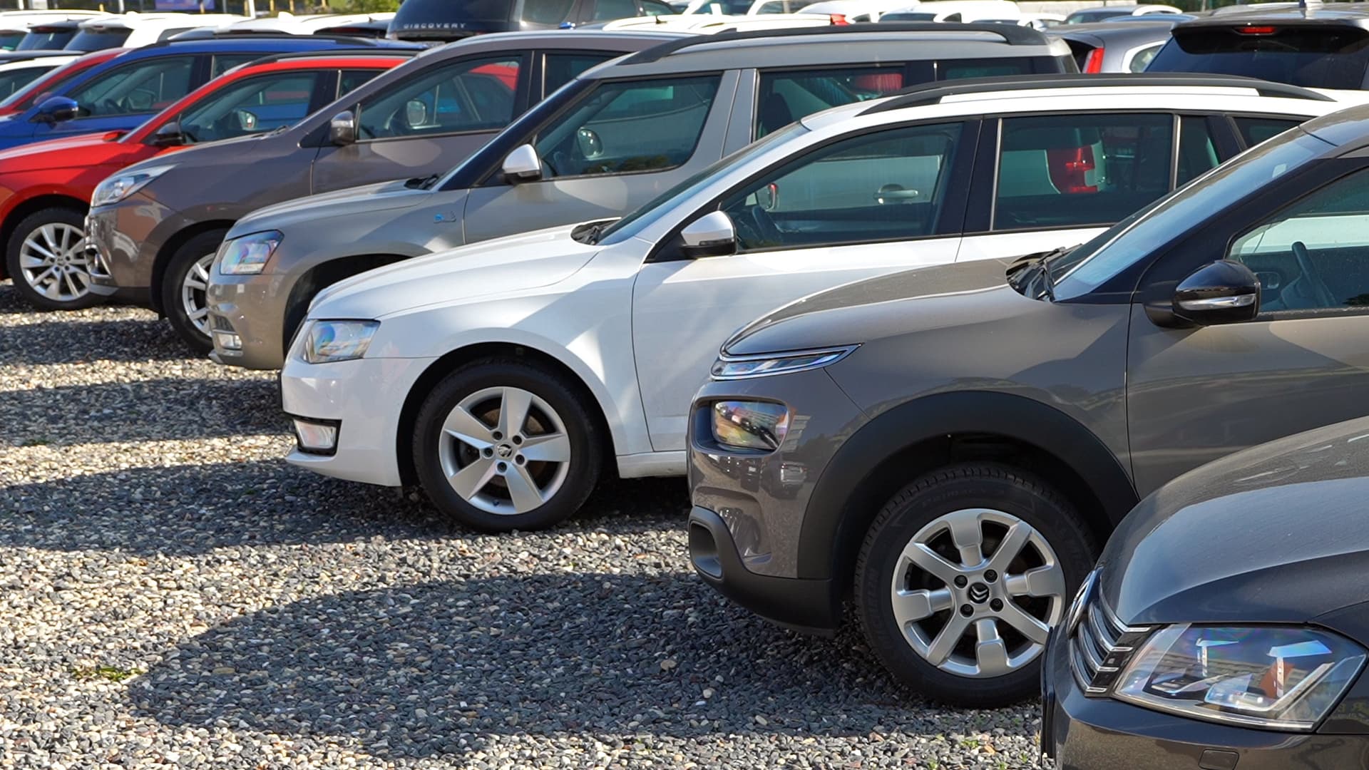 Vehicle photo 8